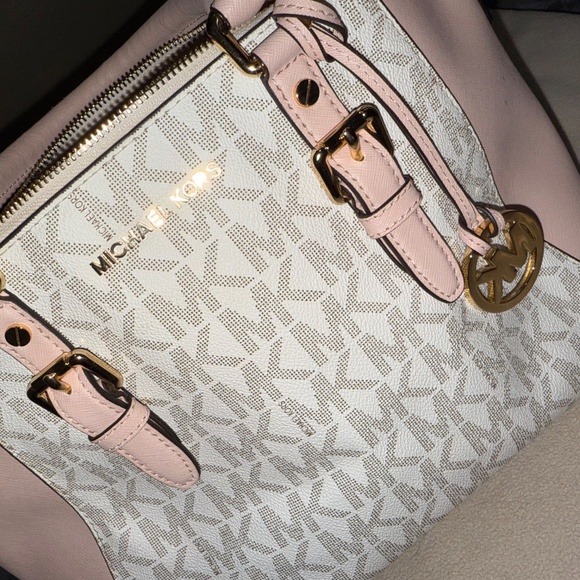 Michael Kors Ciera medium bag - Picture 3 of 13